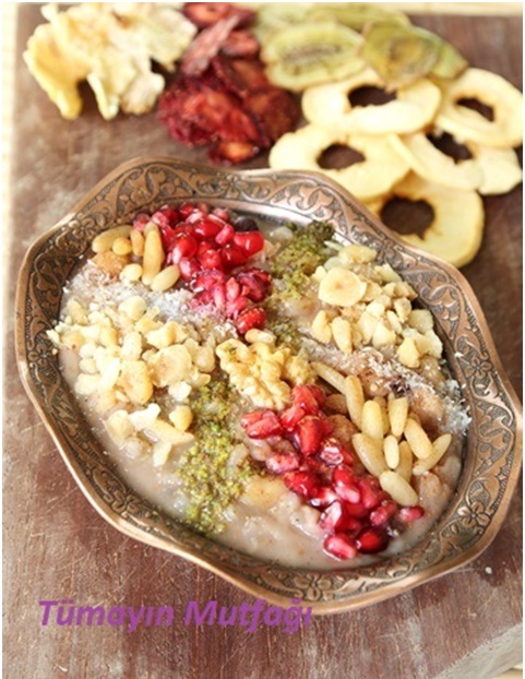 Kuru Meyveli Yoğun Aşure Tarifi